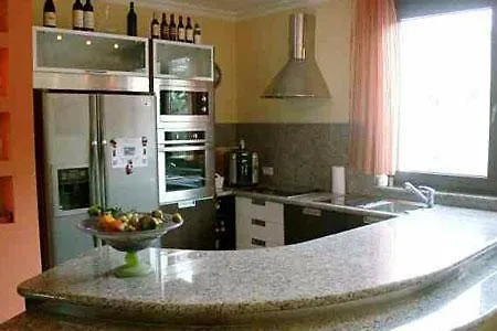 Geraeumiges Ferienhaus Mit Gehobener Ausstattung Guía de Isora Сasa de vacaciones