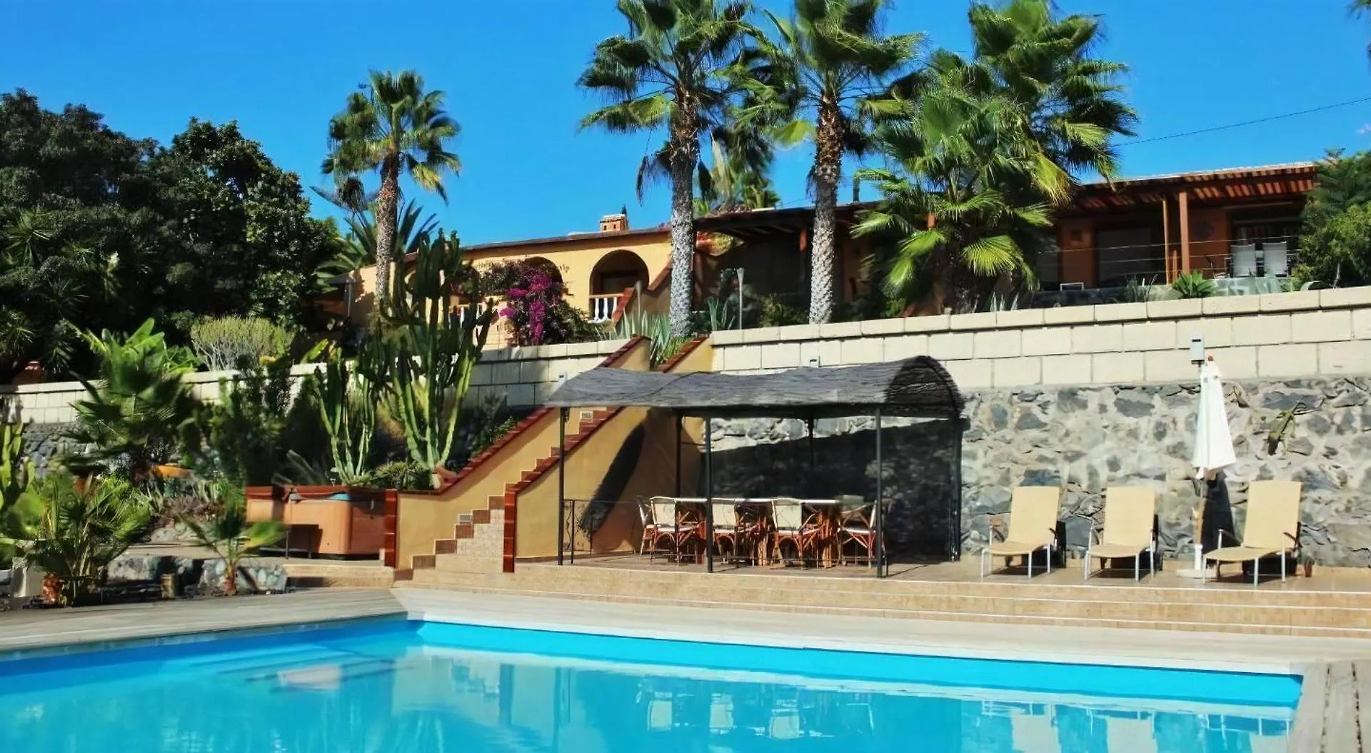 Geraeumiges Ferienhaus Mit Gehobener Ausstattung Guía de Isora